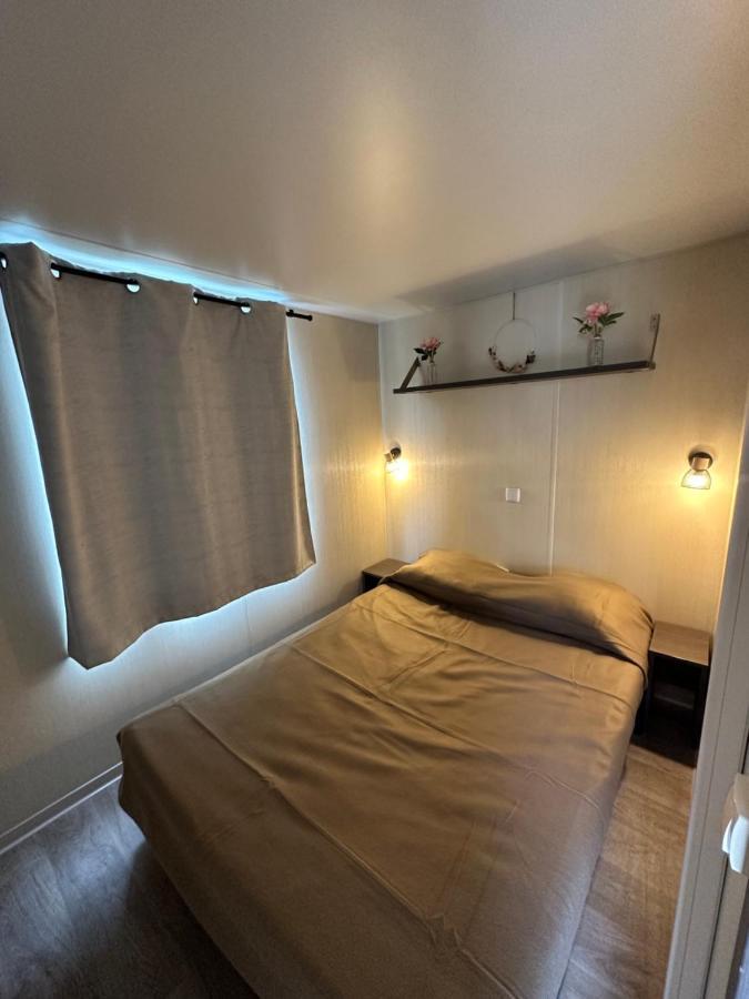 Au P'Tit Bonheur Hotel La Roque-d'Antheron Ngoại thất bức ảnh