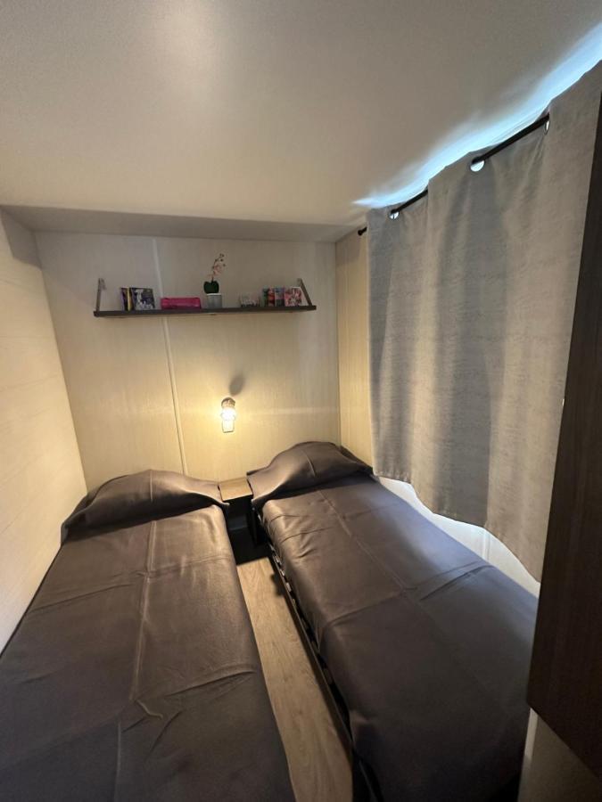 Au P'Tit Bonheur Hotel La Roque-d'Antheron Ngoại thất bức ảnh
